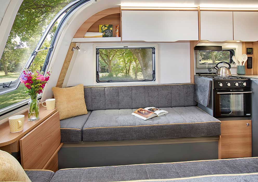 Bailey Discovery D4-2 - Lounge